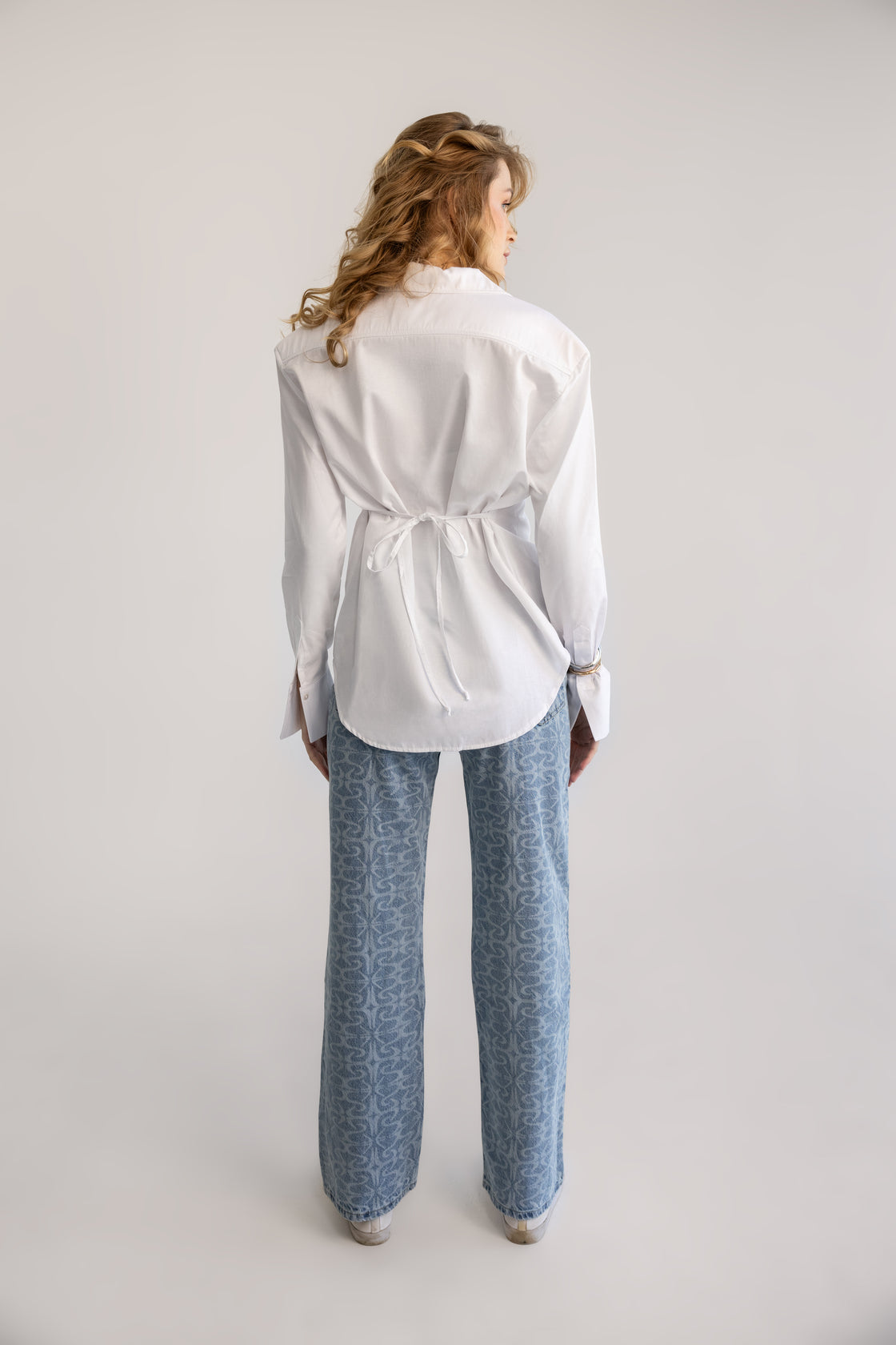 B White Shirt